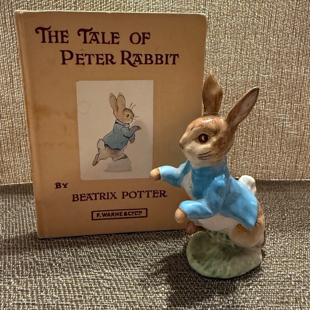 Beatrix Potter Peter Rabbit Figurine – Blue Jacket Bunny Collectible